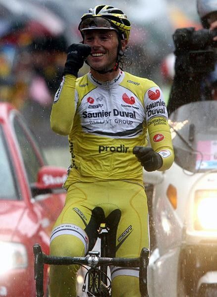 Iban Mayo (Saunier Duval-Prodir) takes his first ever Giro win.