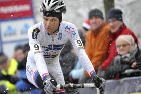 Niels Albert (BKCP Powerplus) had a strong opening lap but then struggled in the ice.