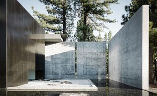 creaek house, by faulkner architects in Truckee, USA