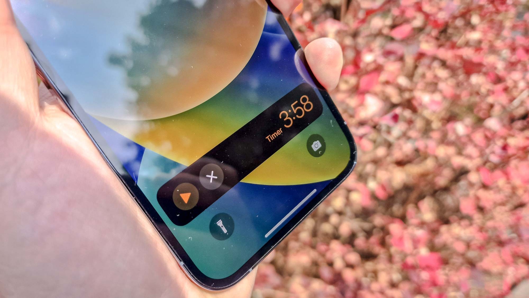 Picture of the iOS 16 timer lock screen widget