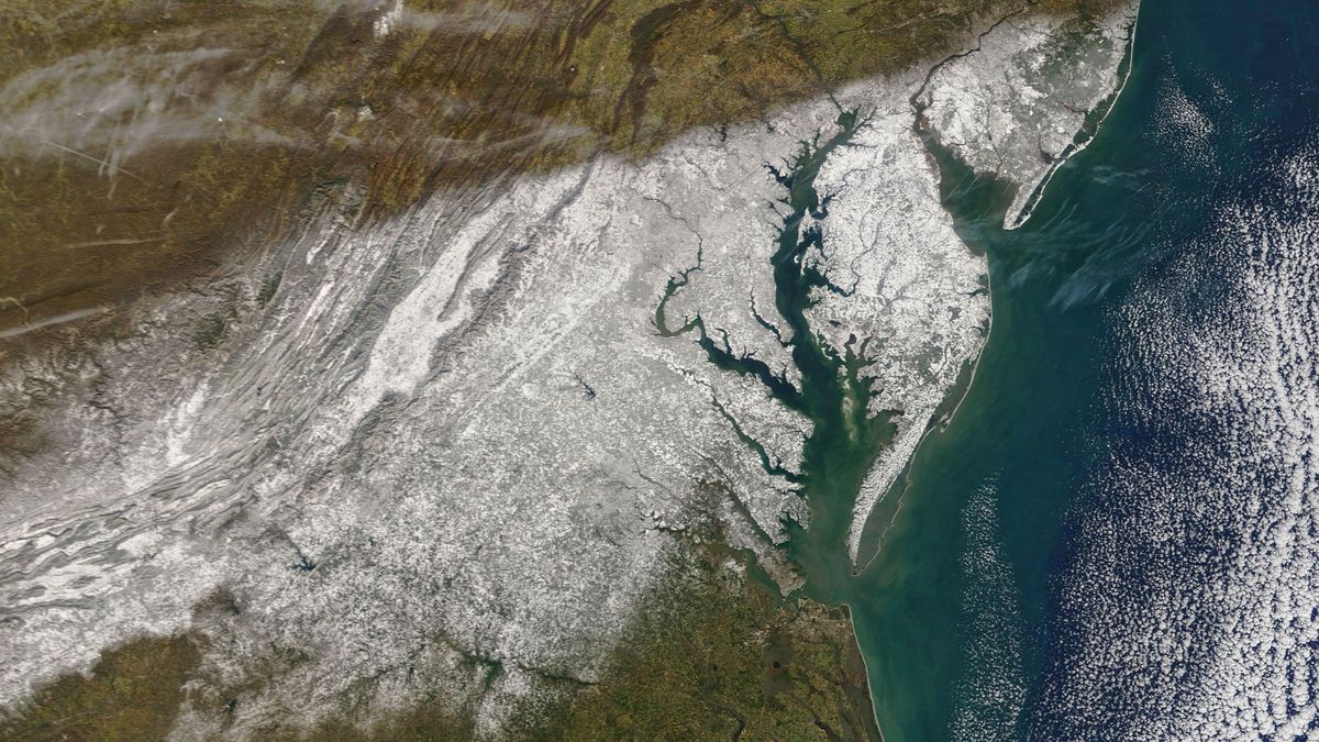 Satellite images show epic snowstorm that shut down part of Interstate 95