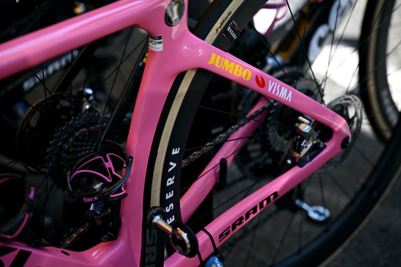 Primoz roglic custom pink giro bike