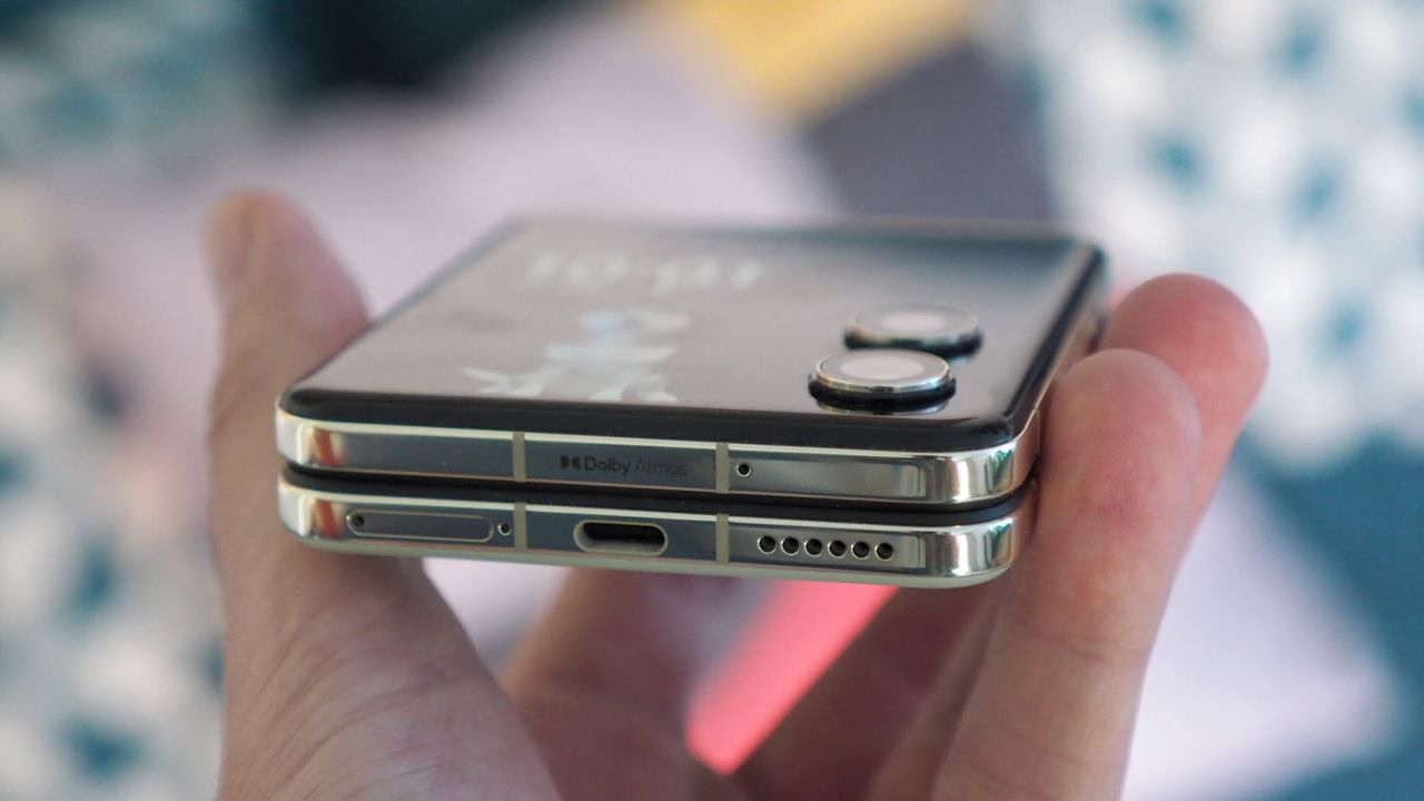 Tecno Phantom V Flip 2 5G v Samsung Galaxy Z Flip 6