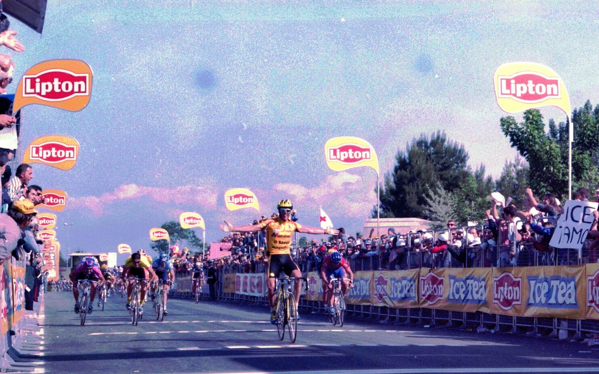 Cipollini wins stage 3 in 1995