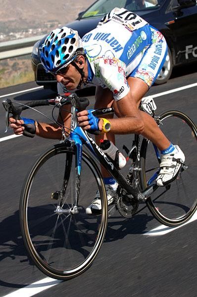 Ezequiel Mosquera (Karpin-Galicia) was reported as having abandoned during the stage but nothing could be further from the truth as the Spaniard ended in 12th, in the Menchov group.