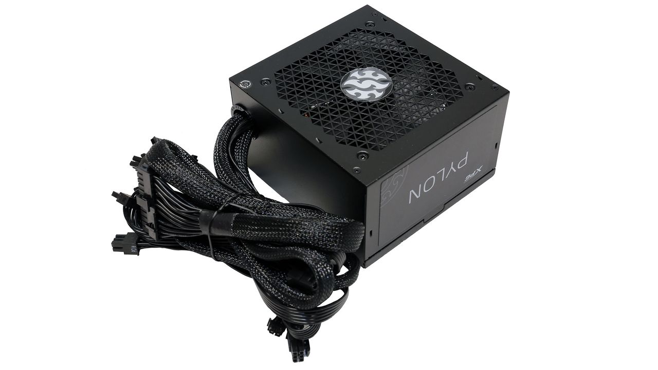 XPG Pylon 550W
