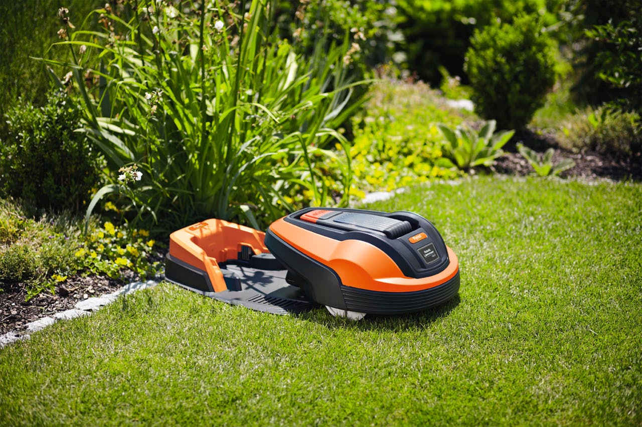 Cut Grass Like A Pro With These 6 Essential Lawn Mower Tips 