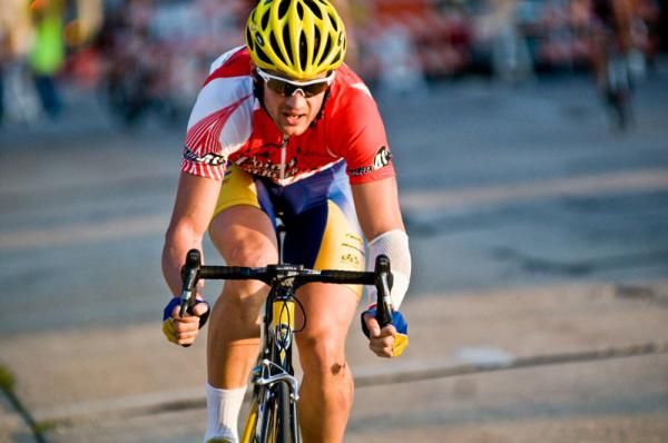 APC Nutrition Sprints Red Jersey holder, Jay Thompson of Team MTN Energade charging out front