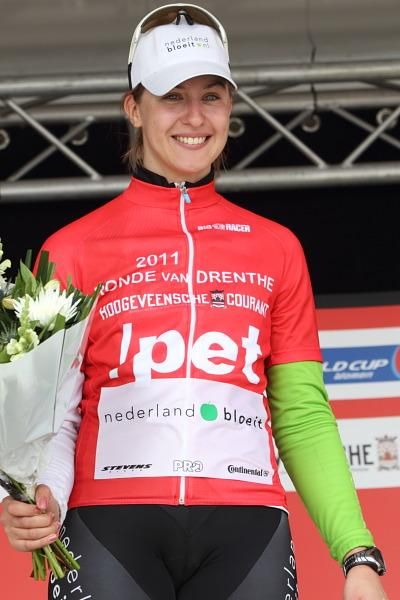 A by-product of the breakway with Starnes was the sprint jersey for Janneke Kanis (Nederland Bloeit)