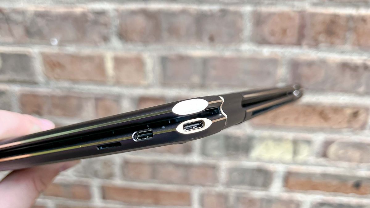 HP Spectre x360 ports