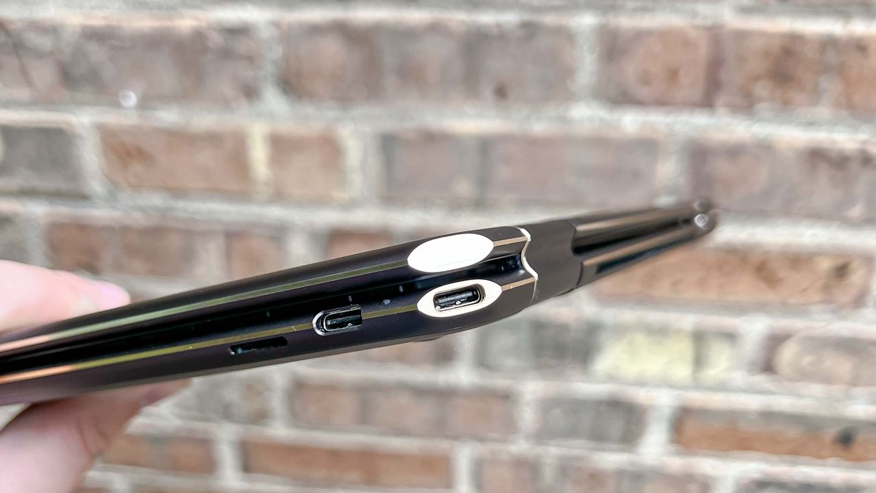 HP Spectre x360 ports