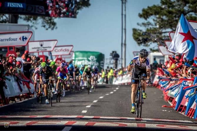 Leo K&ouml;nig (NetApp-Endura) crosses the finish line just ahead of the favourites