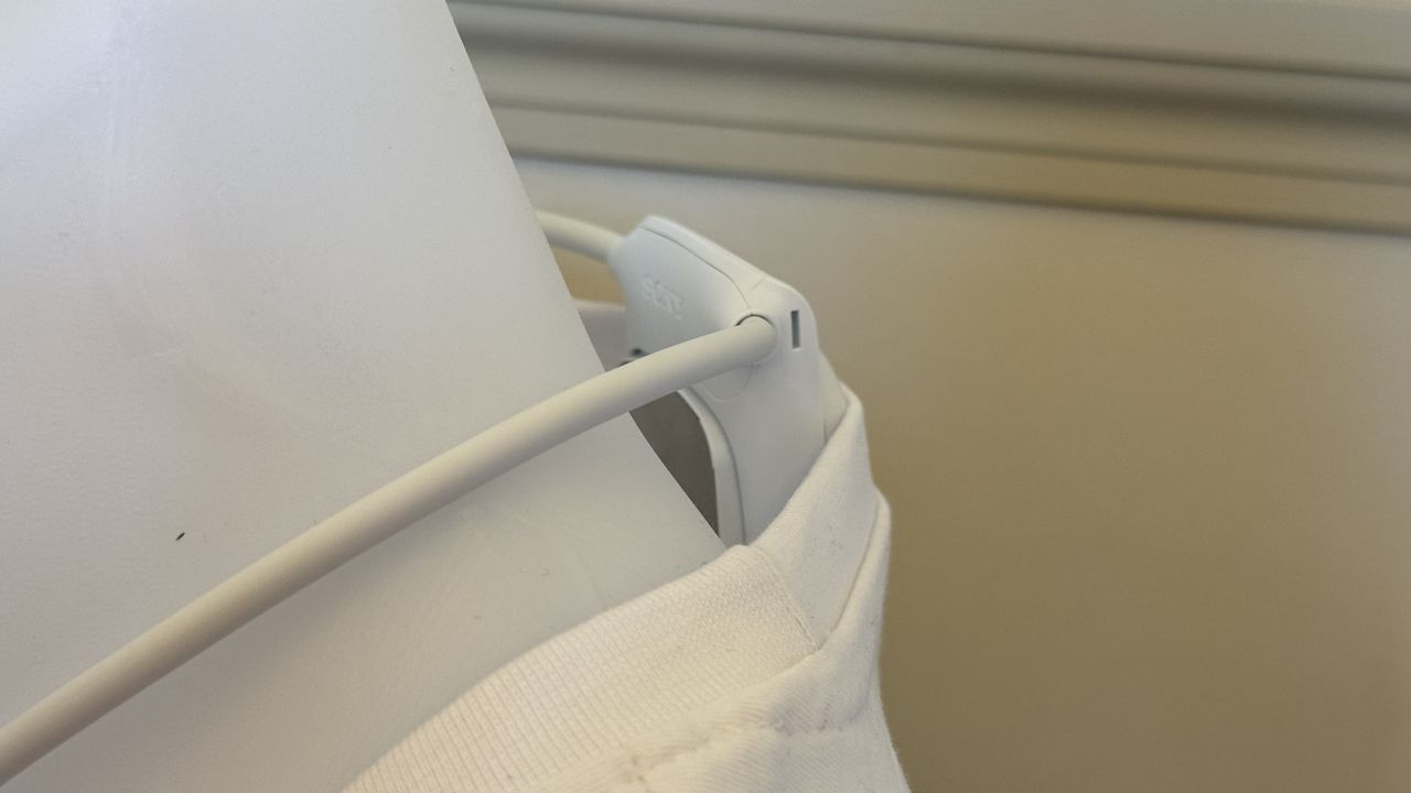 Sony Reon Pocket 5 on neck