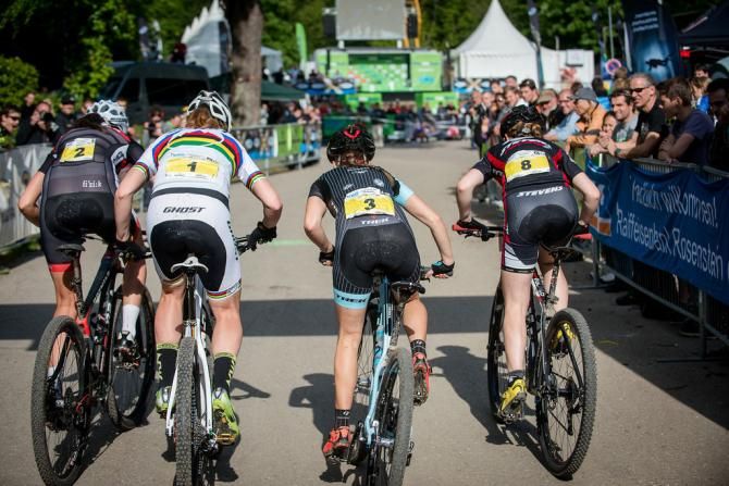 The start of an elite women's heat