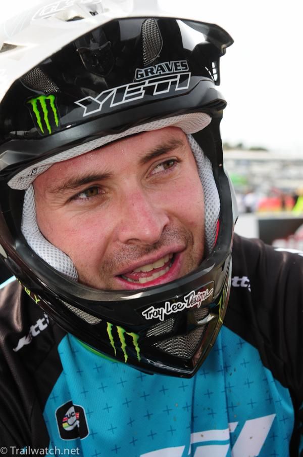 Former world champion Jared Graves takes gold