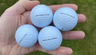 Titliest AVX 2022 v Titleist Pro V1 2021 Golf Balls