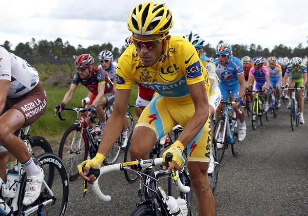 Alberto Contador (Astana) had another day in yellow