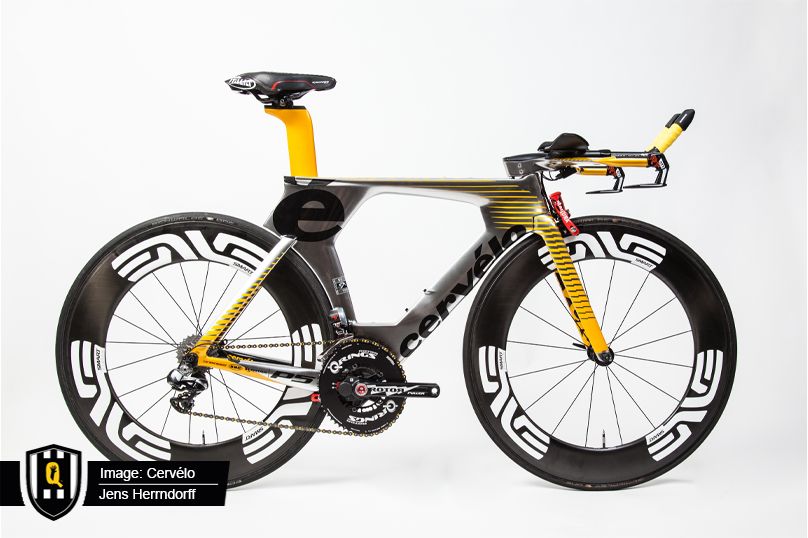 The seatpost, seat stays, chainstays and break leavers have all been given yellow accents