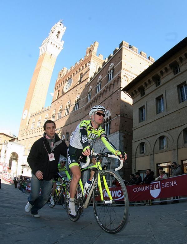 Simon Clarke (ISD - Neri) finished in 18th place.
