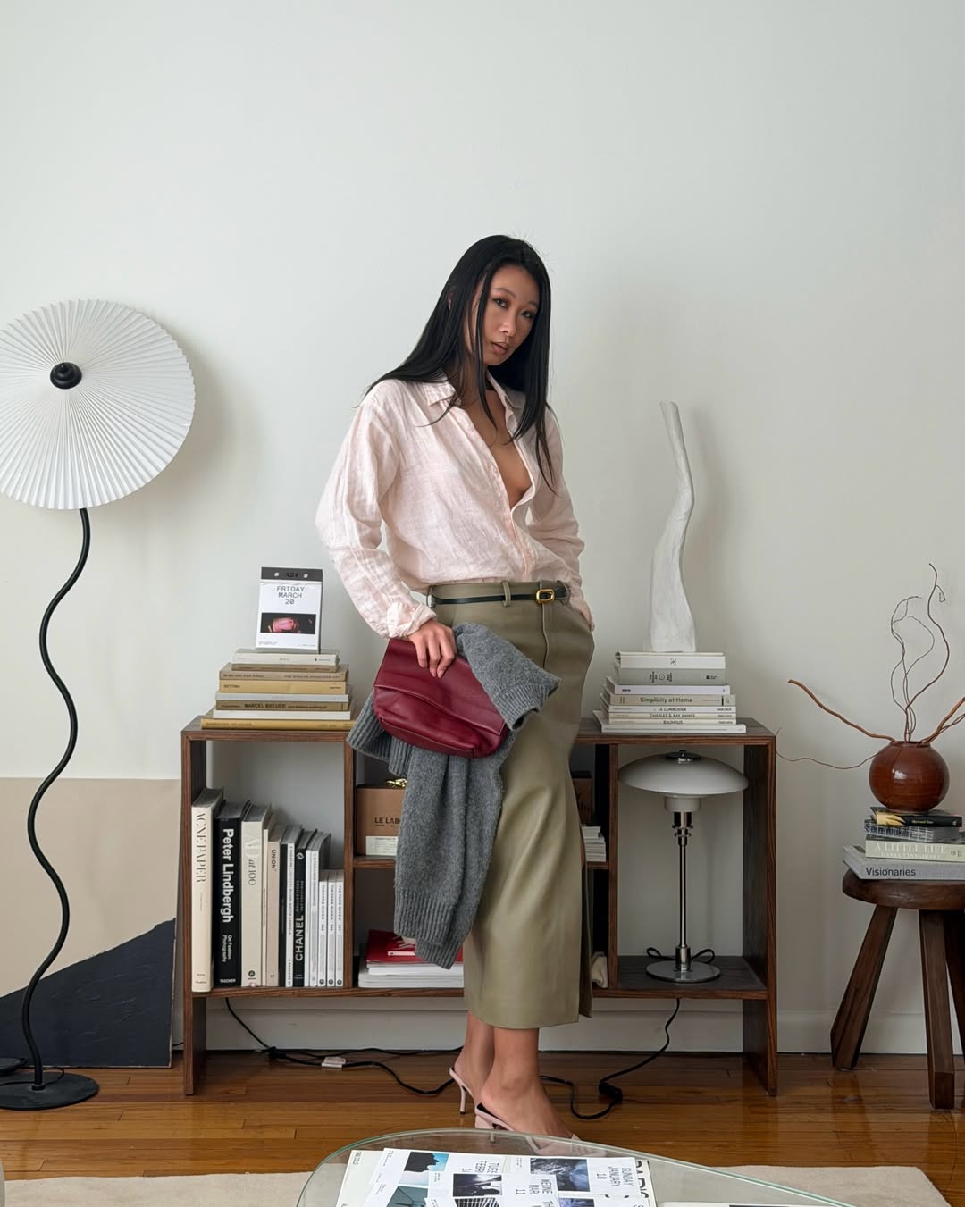 Caroline in a pencil skirt