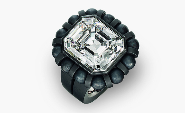Iron-and-white-gold ring