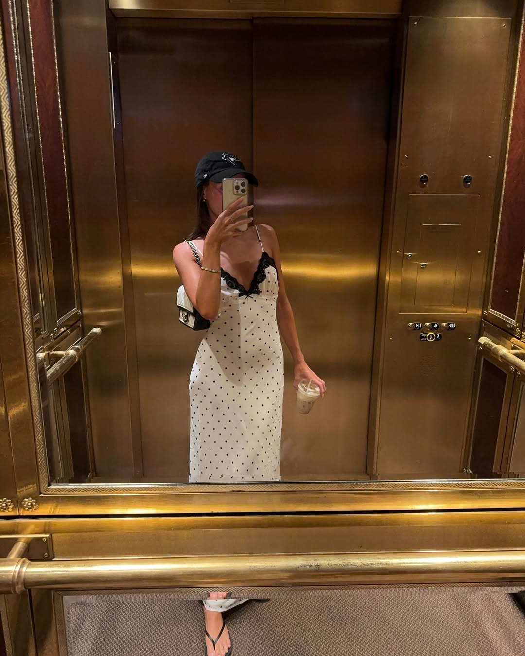 90s-minimalist-capsule-wardrobe