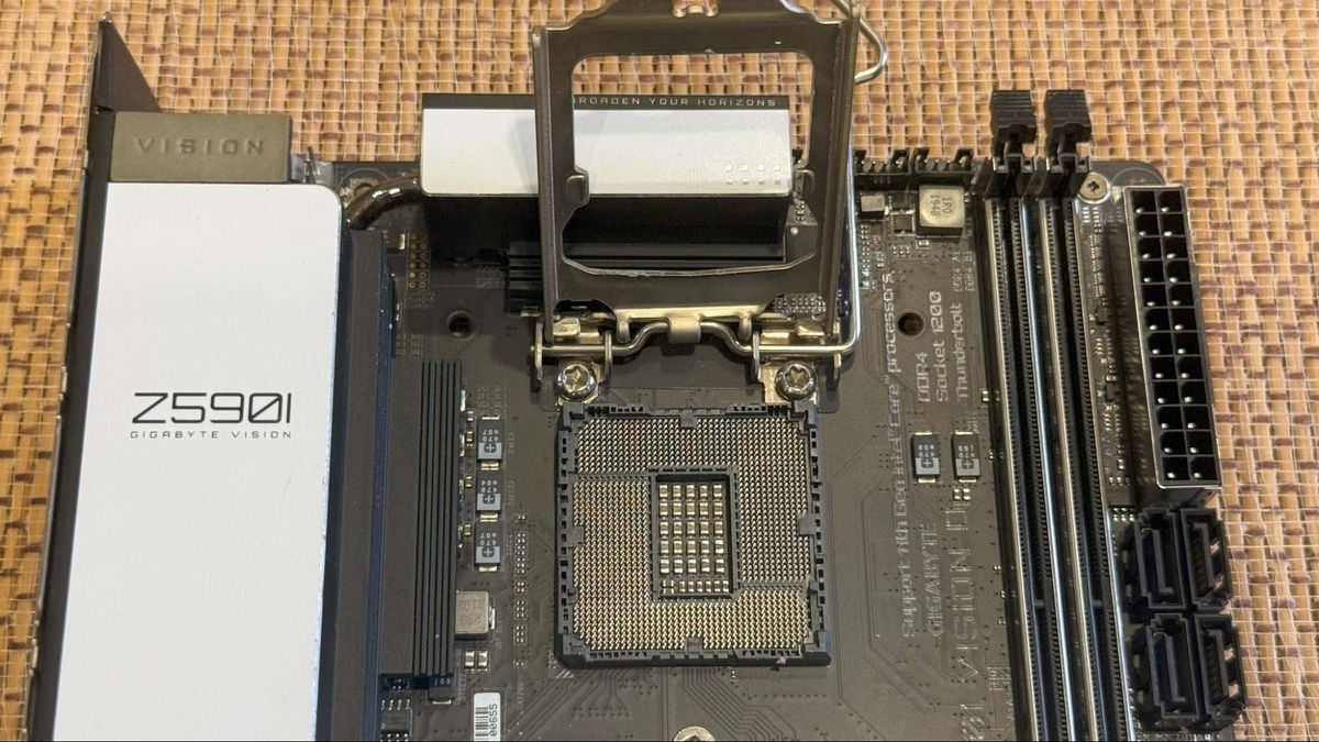 How to install a motherboard | Tom's Hardware