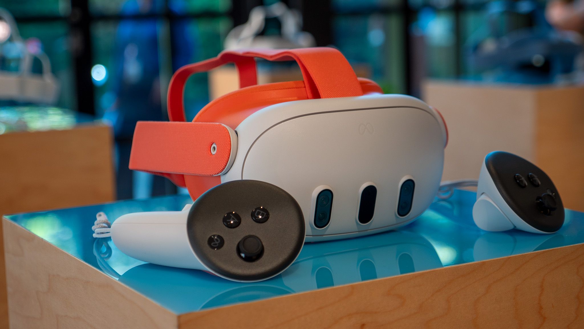 Apple Vision Pro vs. Meta Quest 3: Choosing the best VR headset ...