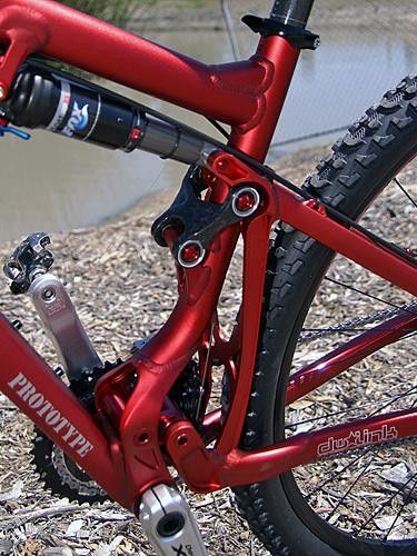 The new Mach 429 employs the same DW-Link suspension design as on other Pivot frames.