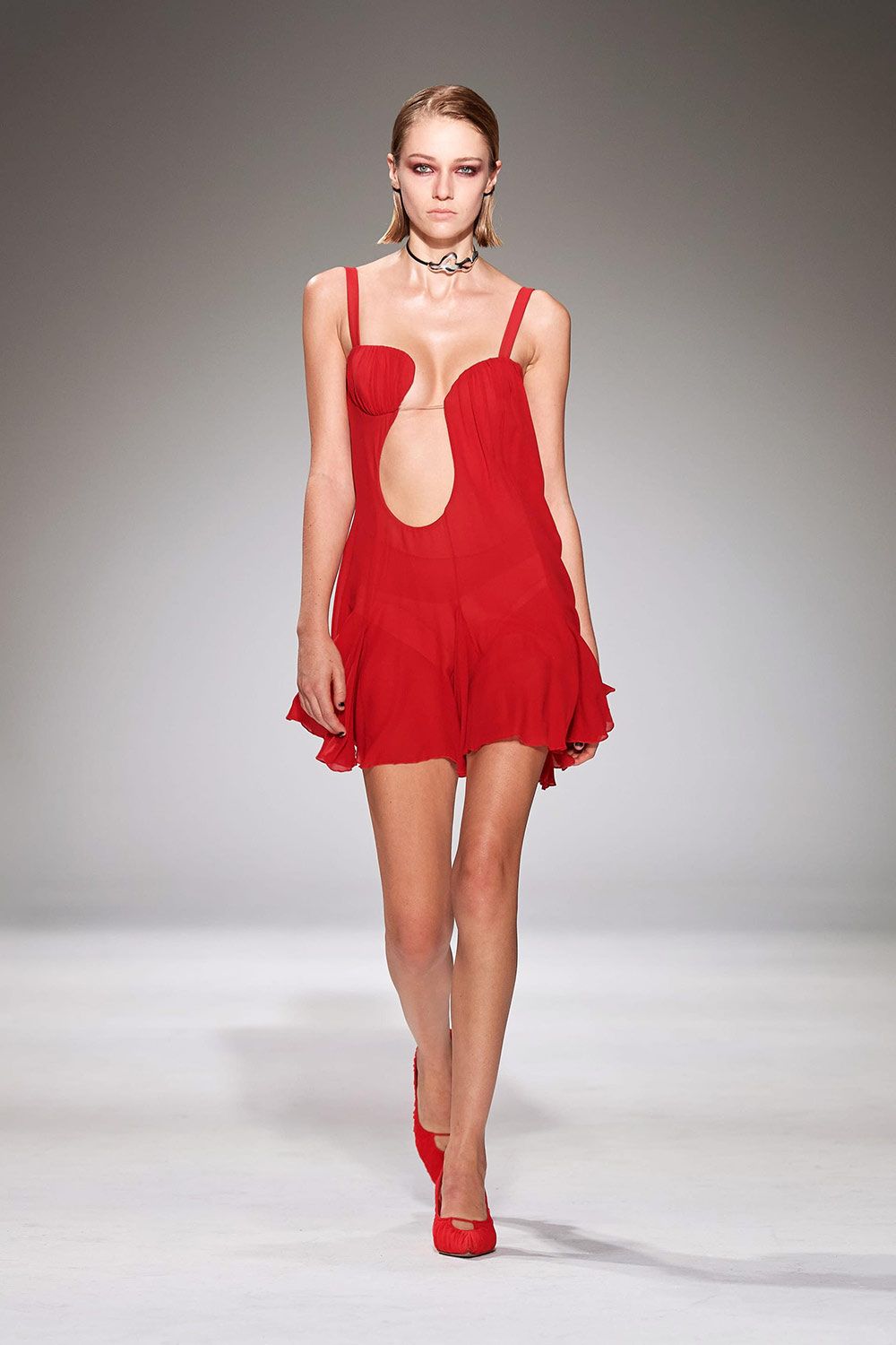 A look from the Nensi Dojaka show at London Fashion Week AW23