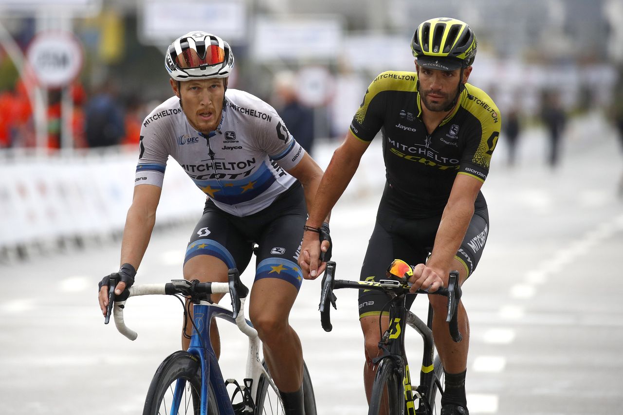 Matteo Trentin thanks Luka Mezgec for his help in the sprint