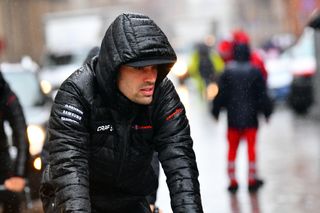 Tom Dumoulin braves the wet weather at the 2019 Giro d'Italia