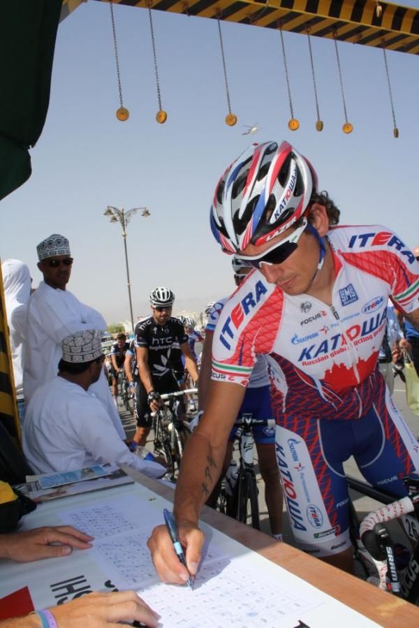 Filippo Pozzato (Katusha) signs on before stage three