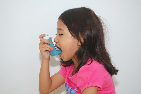 asthma-inhaler-101007-02