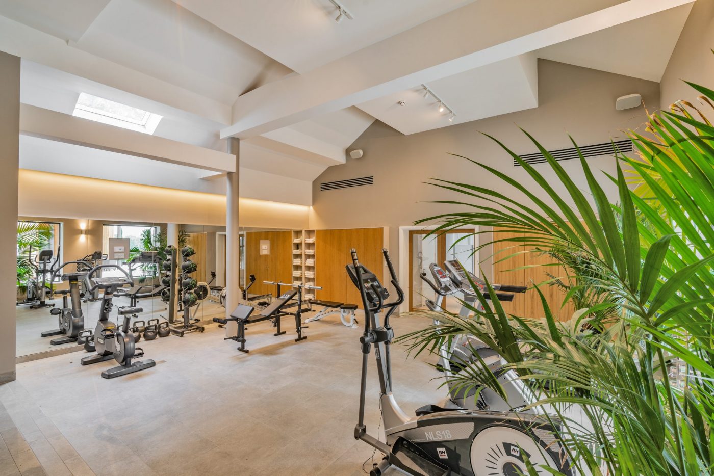 8480790-interior17-scaled-e1636029449752.jpg
