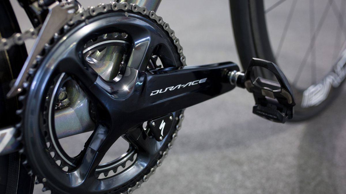 Sagan runs a 53/39 Shimano Dura-Ace R9100 crankset with an unseen Specialized power meter