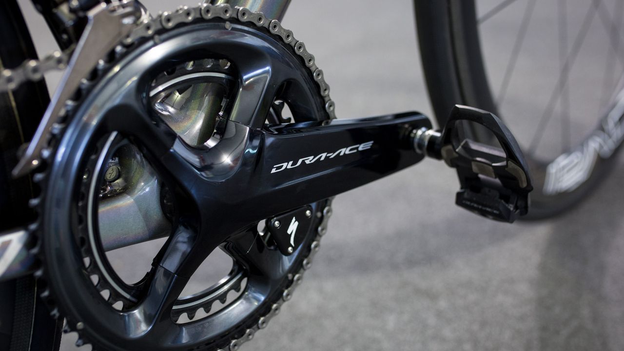 Sagan runs a 53/39 Shimano Dura-Ace R9100 crankset with an unseen Specialized power meter