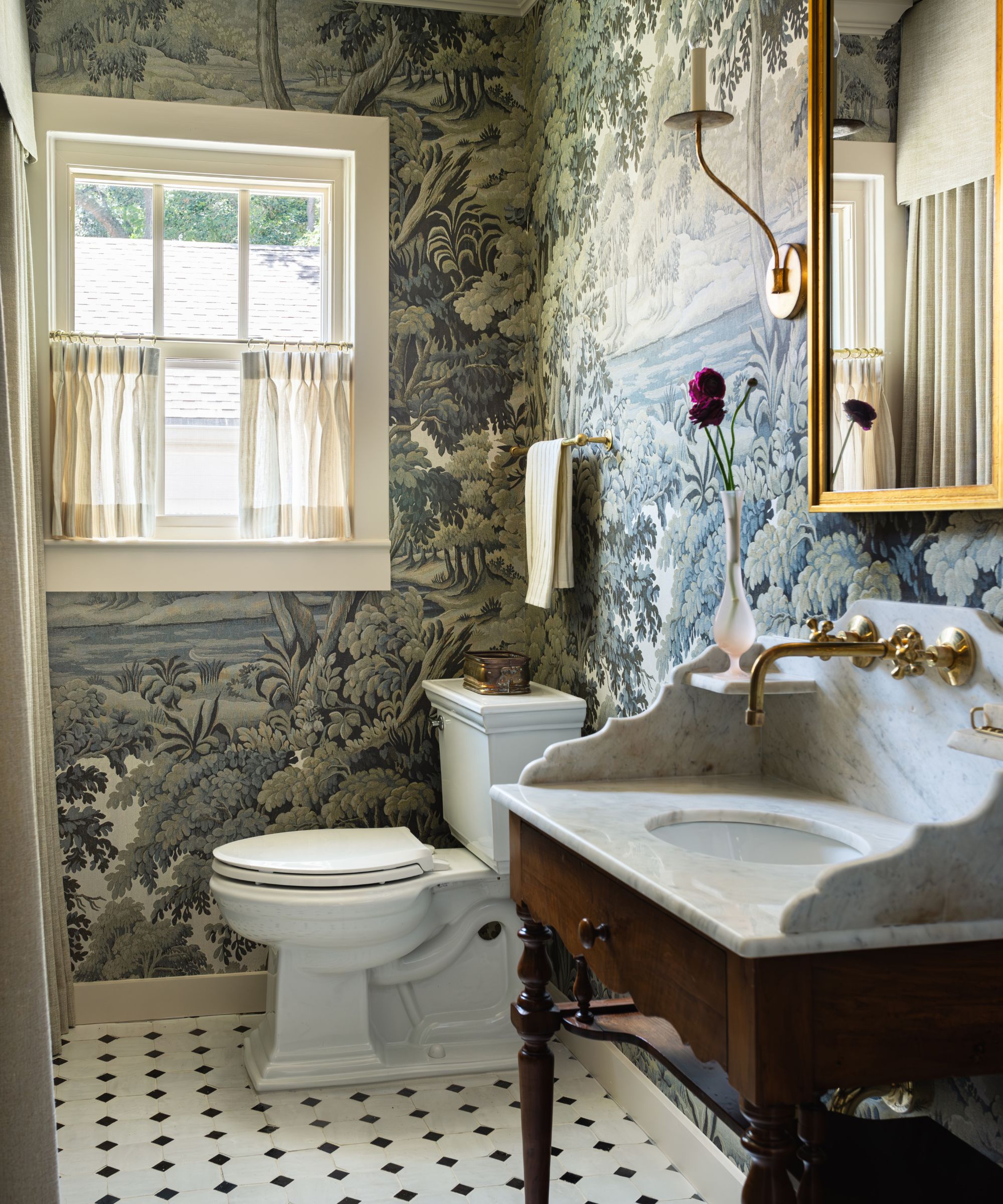 an airy texas farmhouse by Bess Lovern