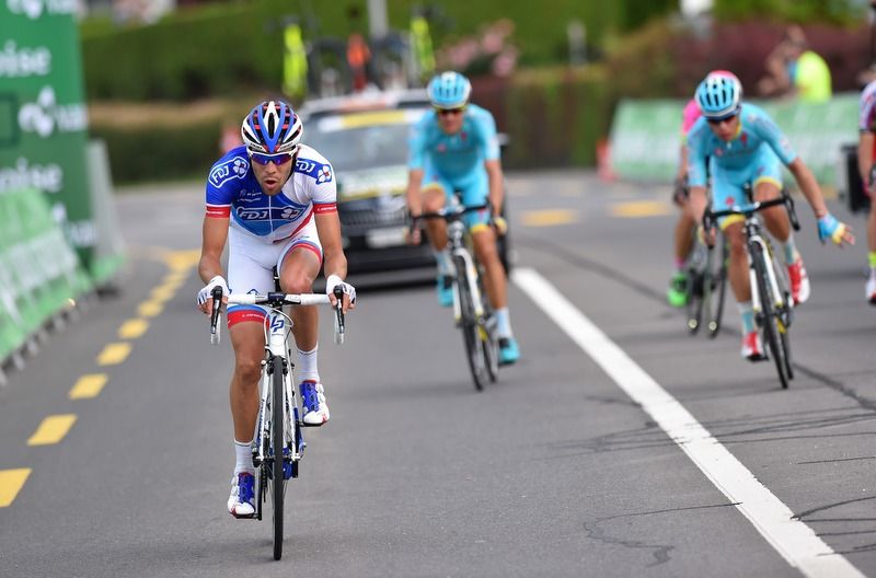 Thibaut Pinot (FDJ) tests his legs