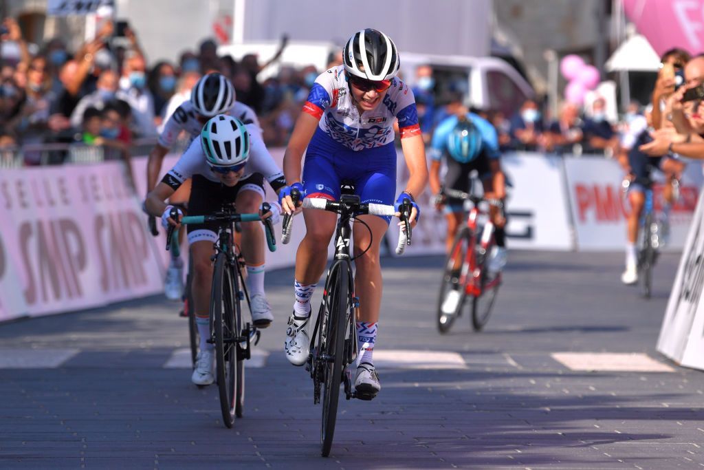 MOTTAMONTECORVINO ITALY SEPTEMBER 19 Sprint Arrival Evita Muzic of France and Team FDJ Nouvelle Aquitaine Futuroscope Niamh FisherBlack of New Zealand and Team Paule Ka during the 31st Giro dItalia Internazionale Femminile 2020 Stage 9 a 1099km stage from Motta Montecorvino to Motta Montecorvino 645m GiroRosaIccrea GiroRosa on September 19 2020 in Motta Montecorvino Italy Photo by Luc ClaessenGetty Images