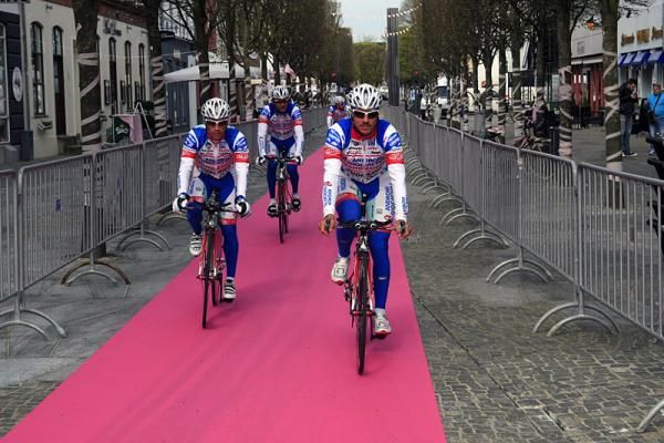 The Giro d'Italia rolls out hte pink carpet for riders in Herning, Denmark.