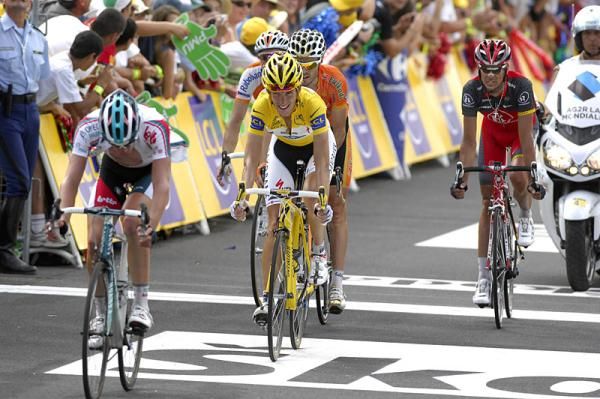 Andy Schleck (Saxo Bank) finishes fifth and conceded 10 seconds to GC rival Alberto Contador.