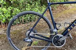 The Allied Echo demo bike arrived with a SRAM Force AXS 2x groupset