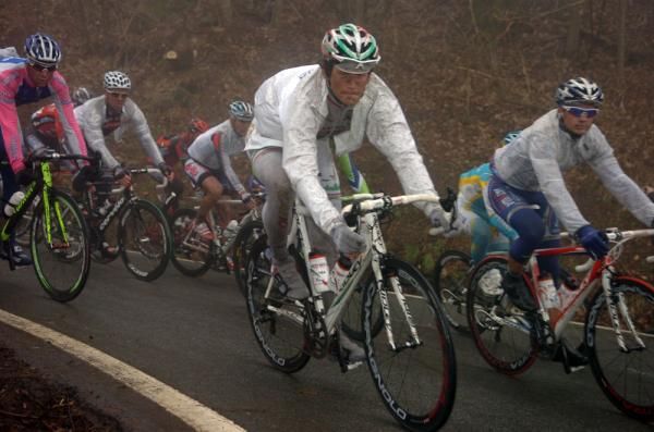 Filippo Pozzato (Katusha) descends the Passo del Turchino