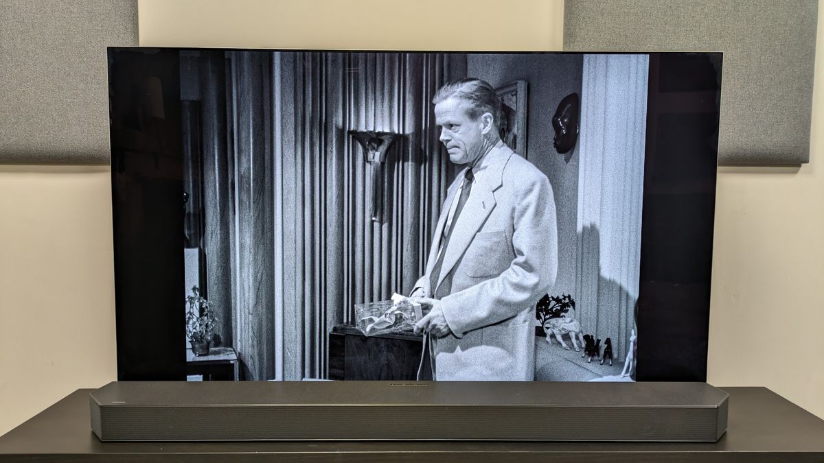 36 Hours 4K Blu-ray on LG G5 showing Bill Rogers on screen