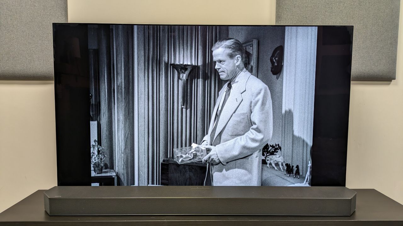 36 Hours 4K Blu-ray on LG G5 showing Bill Rogers on screen