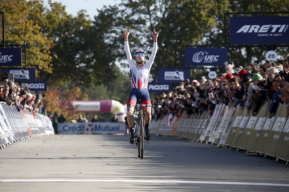 Thomas Pidcock (Great Britain) wins the 2016 European Cyclo-cross Championship