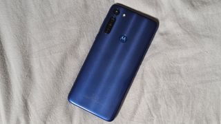 Moto G8