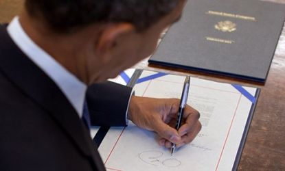 President Obama: Left handed