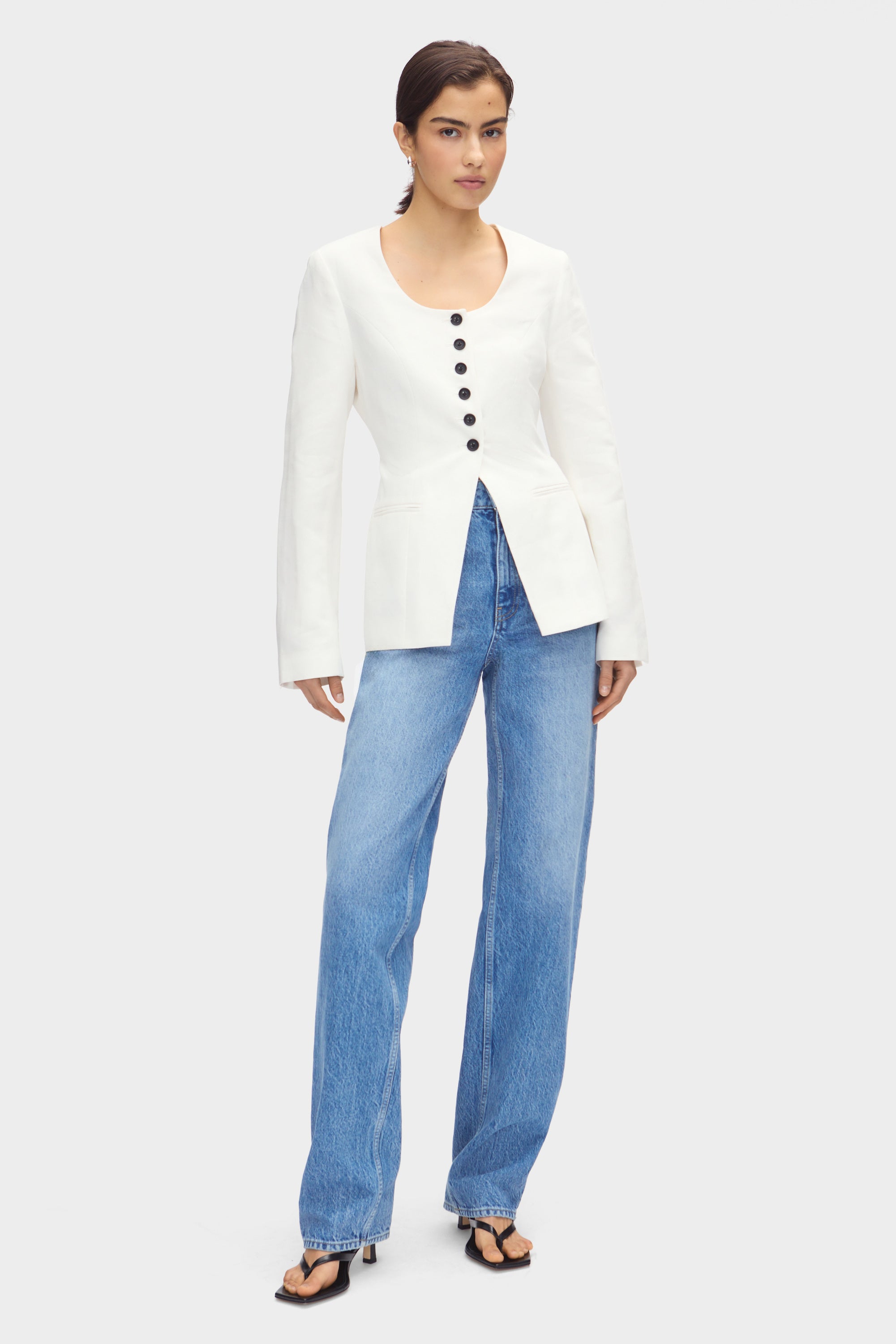 Daphne Scoop Neck Linen Blazer